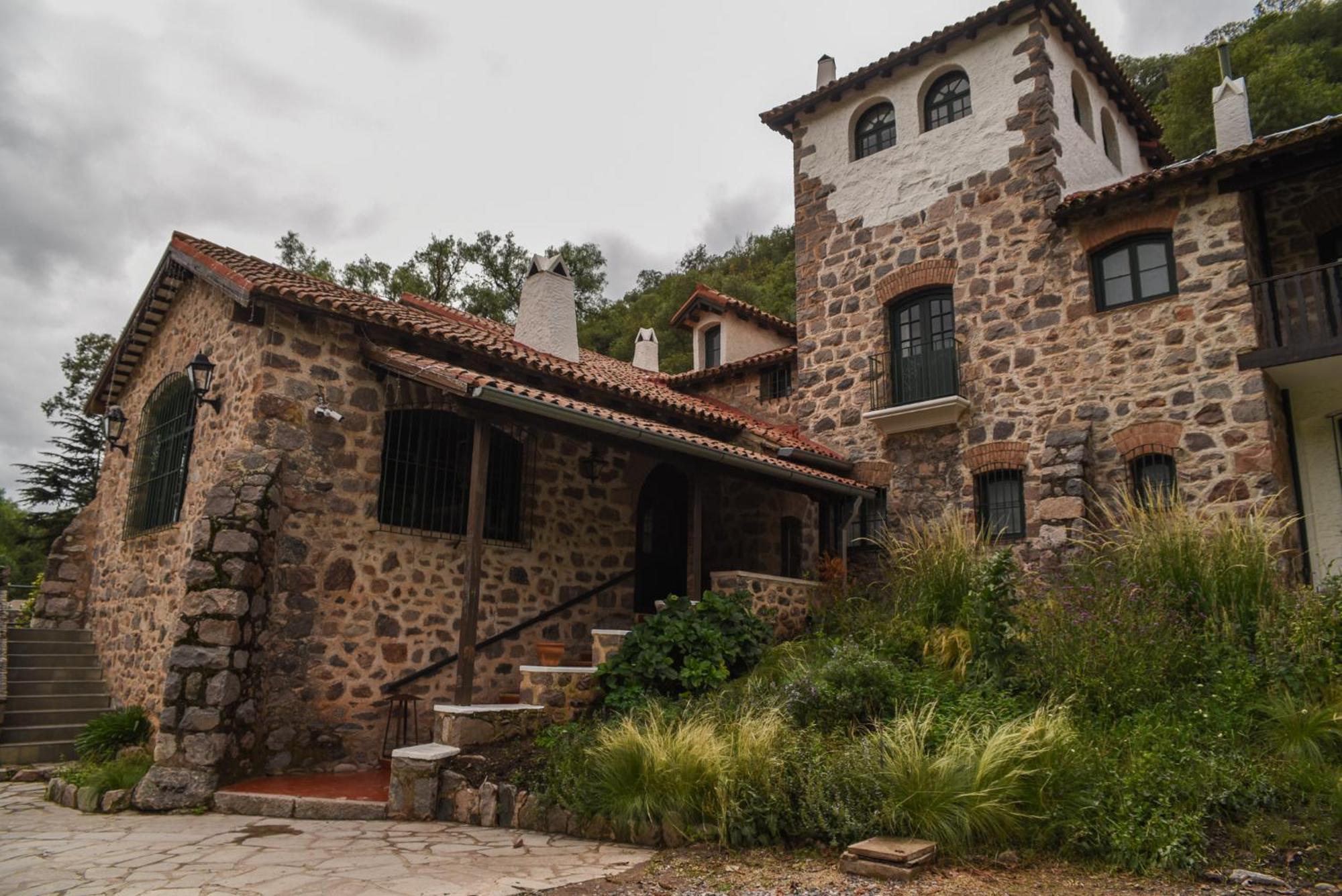 Отель Casa Toledo Ла-Кумбре Экстерьер фото